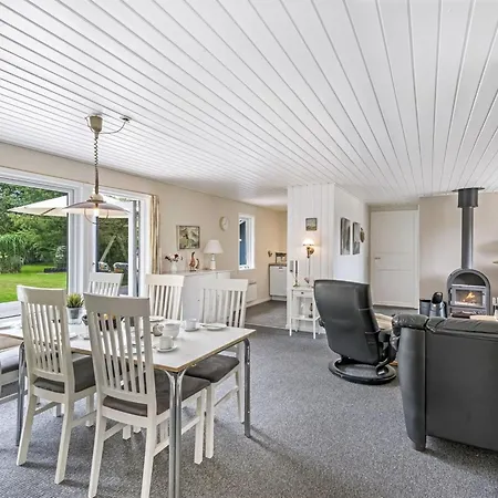 Holiday home Ljiljana - 2km From The Sea By Interhome